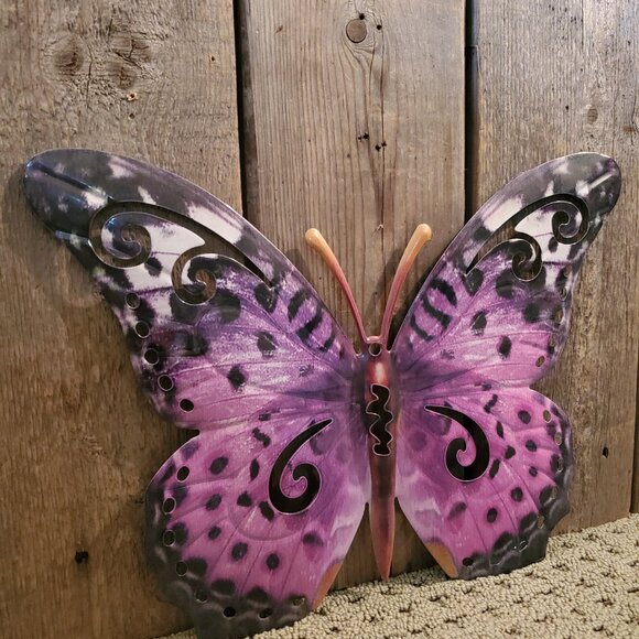 Metal Butterfly-LAVENDER, Dim: 14" L x 10.5" W x 0.5" D - Picture 2 of 2